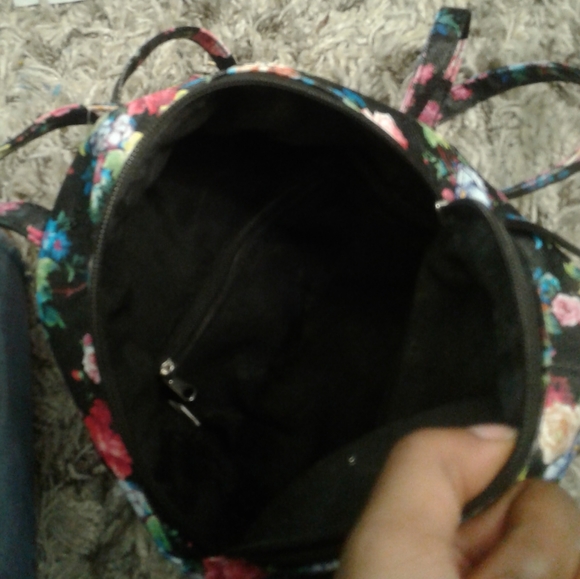 Small mini backpack - Picture 2 of 10